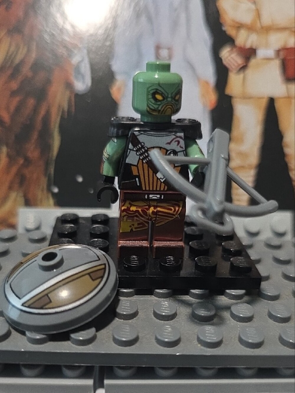 CUSTOM Star Wars Embo Minifigure with Hat and Crossbow - Picture 4 of 5